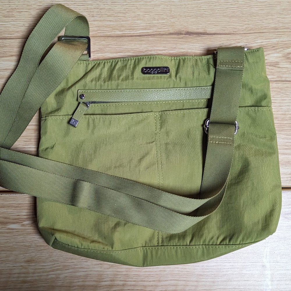 Green Baggallini Purse